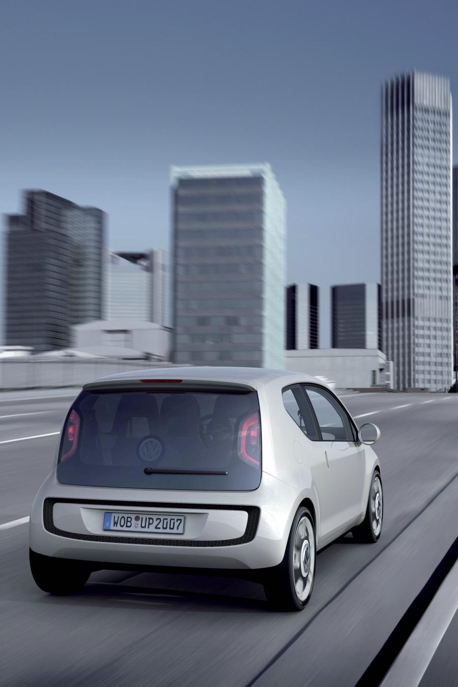  Volkswagen up! Concept 2007 года  (фото 9 из 27)